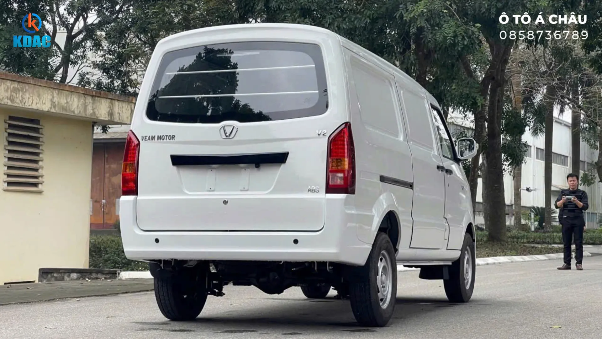 Ngoại thất xe tải VAN VEAM 945kg thiết kế hiện đại
